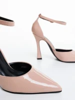 Pantofi dama cu toc bej inchis din piele ecologica lacuita Lavrona