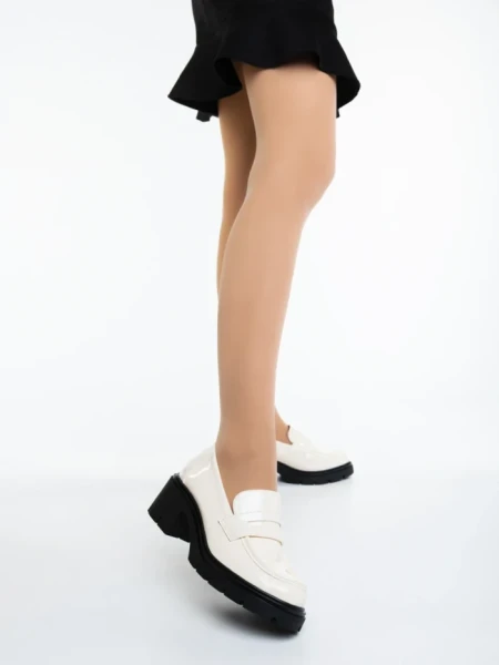 Mocasini dama bej din piele ecologica lacuita Zadal