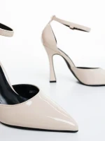 Pantofi dama cu toc bej deschis din piele ecologica lacuita Lavrona