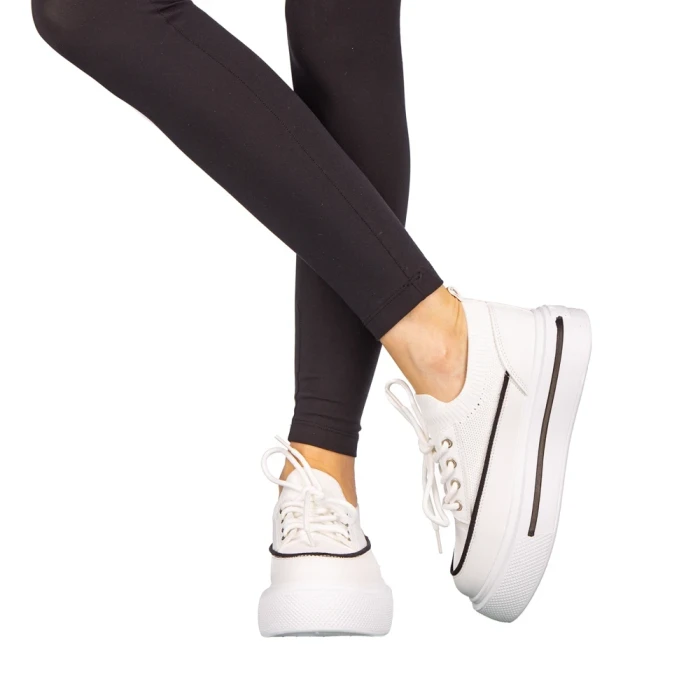 Tenisi dama Serusa albi